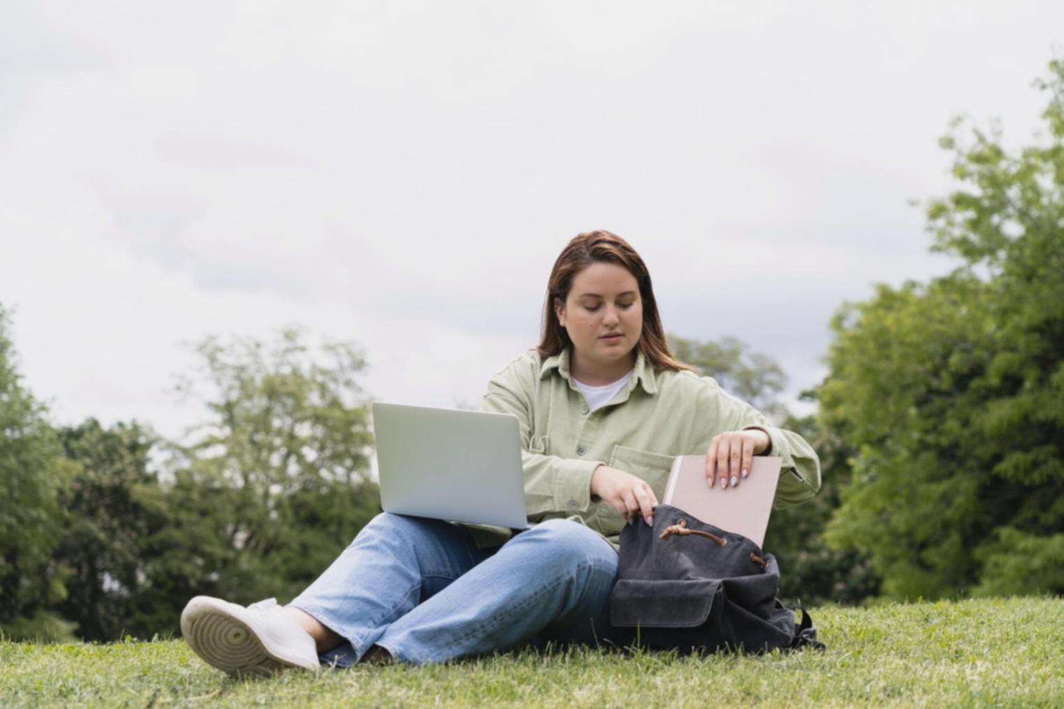 Online learning setup showing multiple study options and flexible scheduling tools